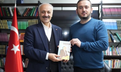 Kartal  Belediye Başkan Adayı  Mimar Hüseyin Karakaya Anadolu Gençlik Derneği Kartal Şubesini ziyaret etti.